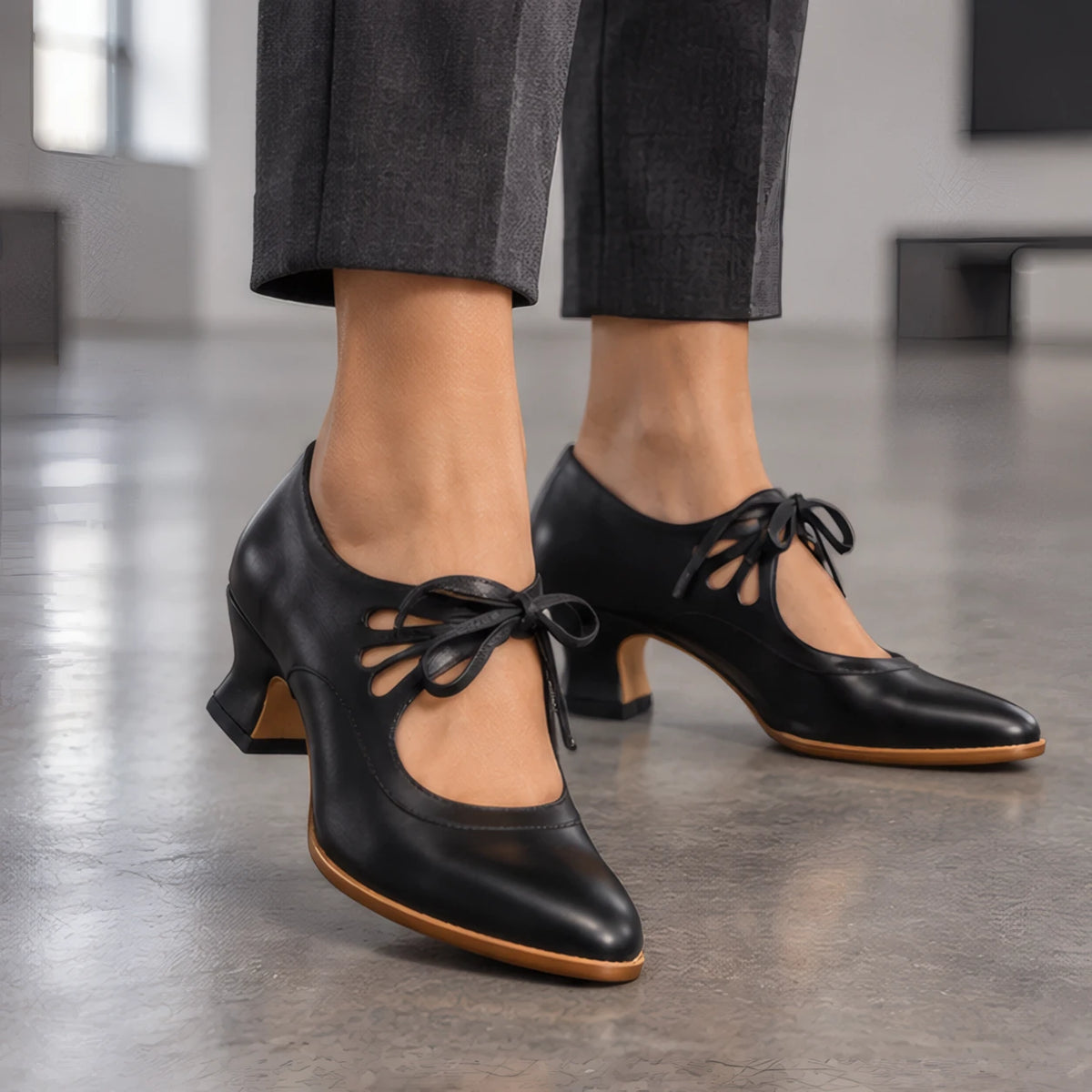 Anastasia Women's Sculpted-Heel Leather Pumps - Black - female - Eric Muller - Image 3