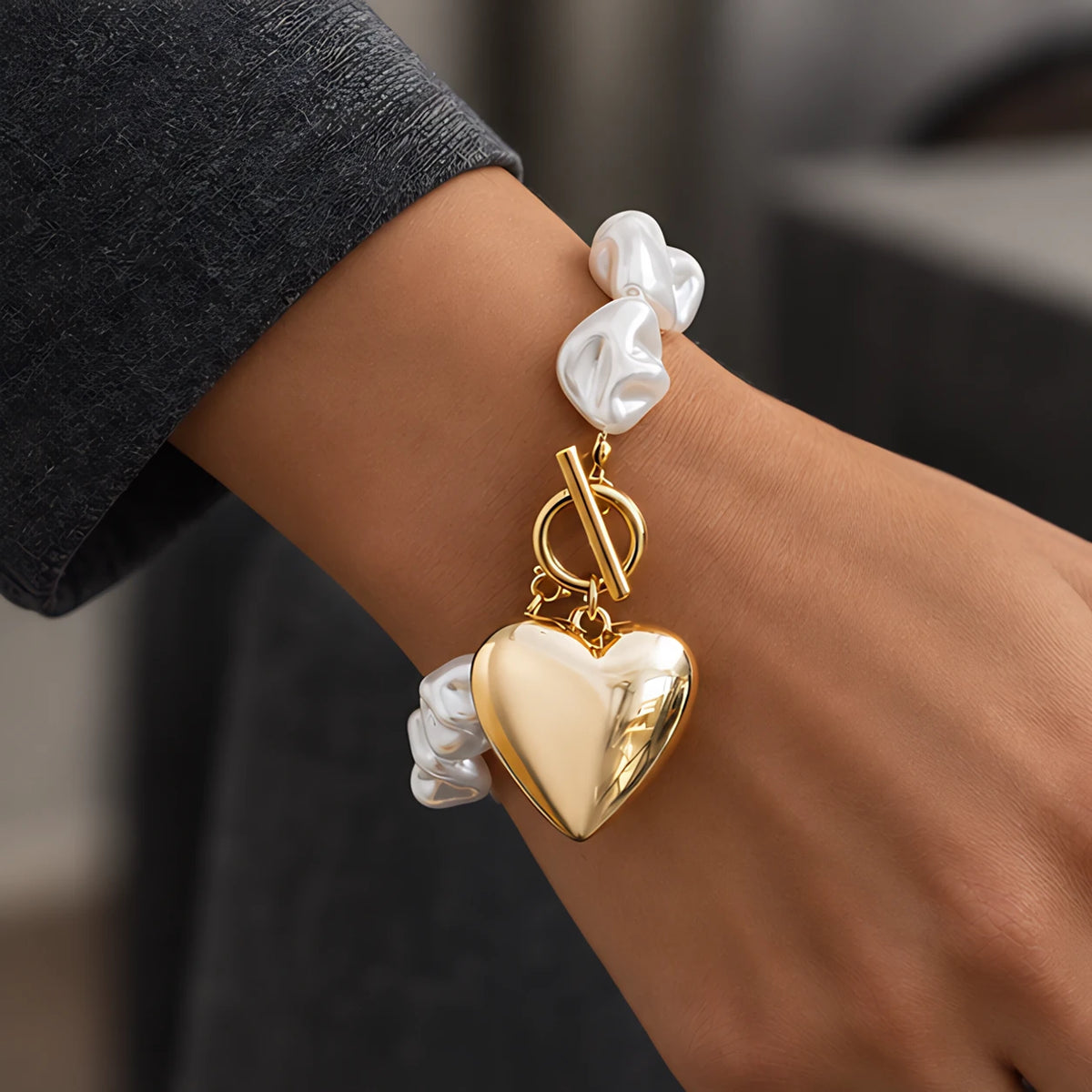 Araminta Women's Baroque-Style Pearl Heart Charm Bracelet - Gold - Jewelry > Bracelets > Pearl Charm Bracelets - Eric Muller - Image 1